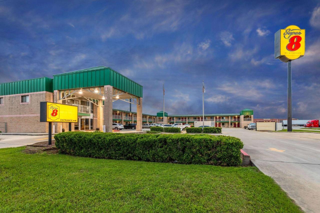 Super 8 By Wyndham Seguin Otel Dış mekan fotoğraf