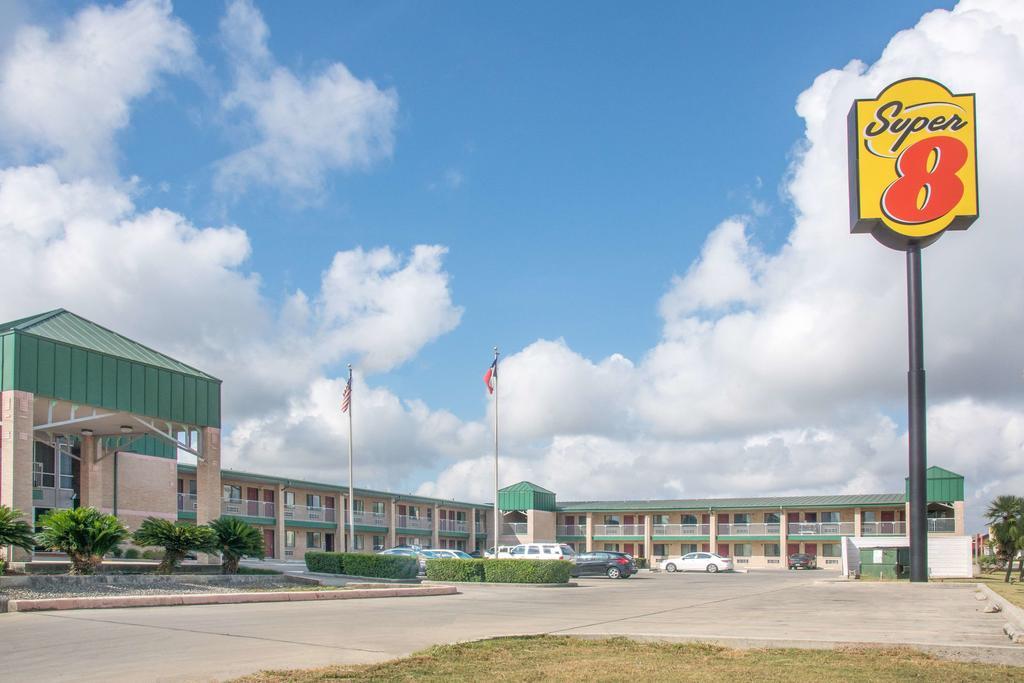 Super 8 By Wyndham Seguin Otel Dış mekan fotoğraf