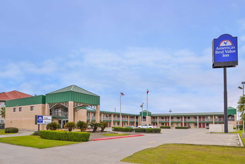 Super 8 By Wyndham Seguin Otel Dış mekan fotoğraf